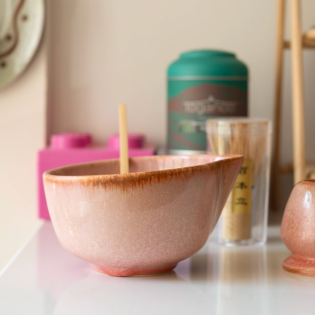 Matcha Ritüeli: Gonca Pembe Matcha Kase+Whisk Tutucu+Bambu Whisk