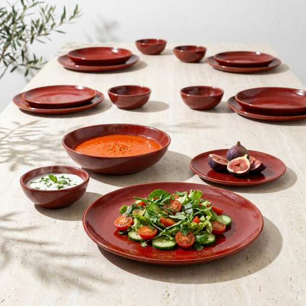 8 kişilik Dem Kırmızı stoneware yemek takımıyla kurulmuş, yemekli sofra renk:Dem Kırmızı