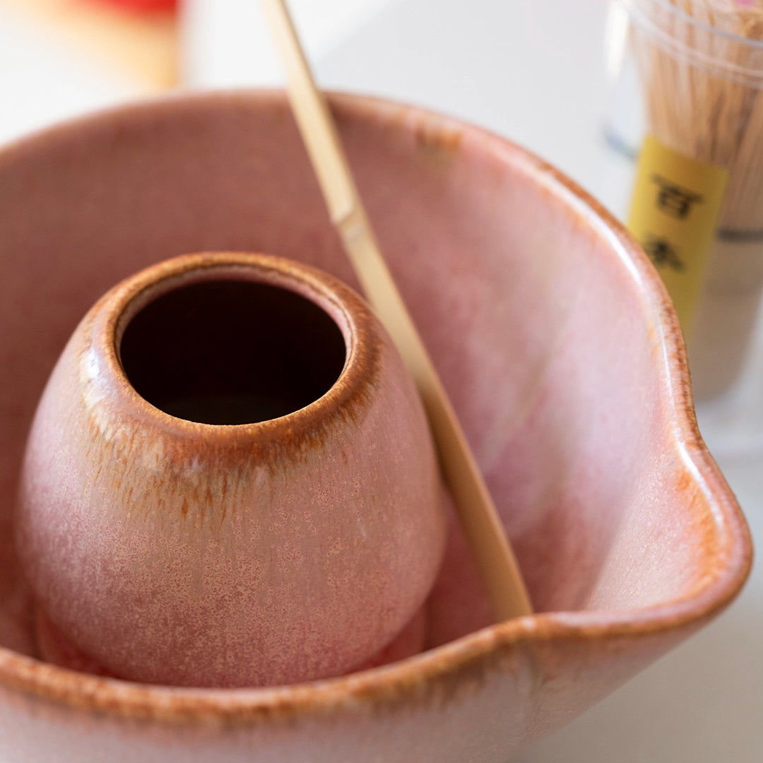 Matcha Ritüeli: Gonca Pembe Matcha Kase+Whisk Tutucu+Bambu Whisk