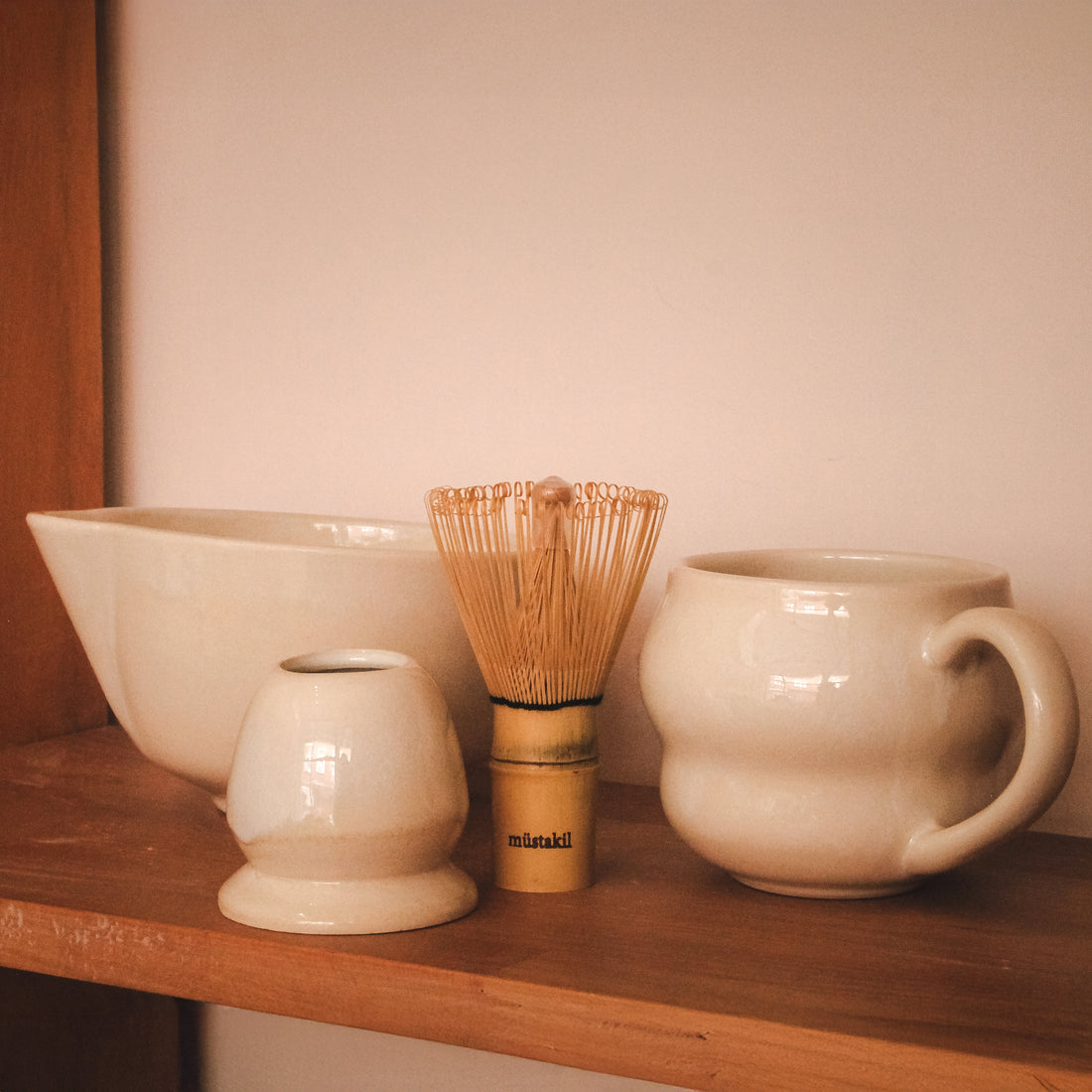 Matcha Ritüeli: İnci Beyaz Matcha Kase+Whisk Tutucu+Bambu Whisk+Büyük Kupa